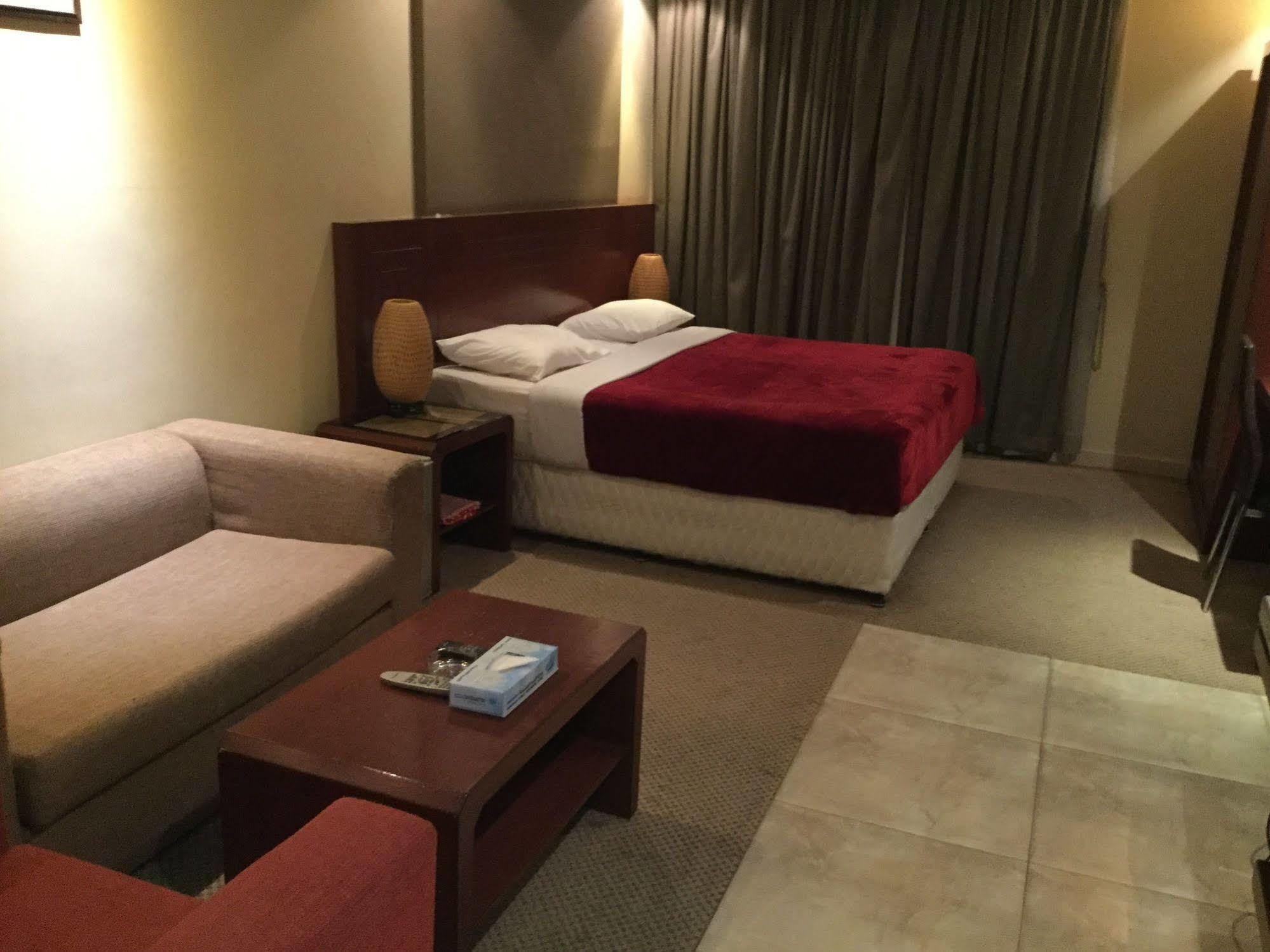 Continental Suite Farwaniya Kuwait City Luaran gambar